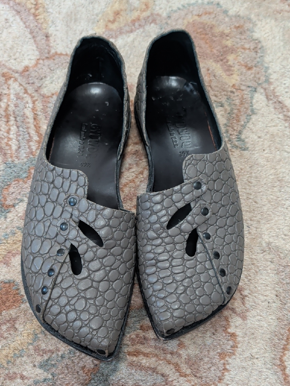 CYDWOQ Bonnet Gray Textured Slip-On Dress Shoes Flats
